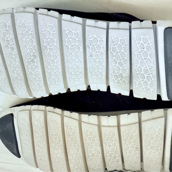 Cole Haan Black Suede Sneakers Women’s 7 B - Picture 6 of 7